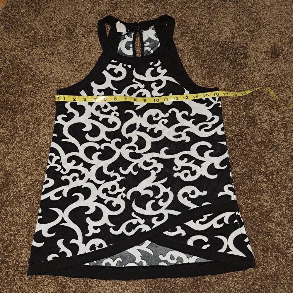 Ariella Black and White Pattern Sleeve less Top size Small - Picture 5 of 5